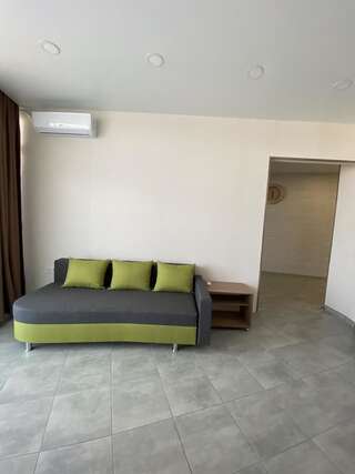 Апартаменты Soul City Apart Hotel Днепр Роскошный четырехместный номер-5