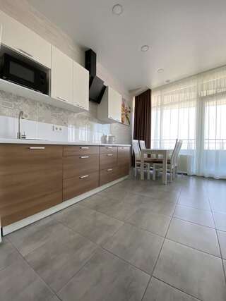 Апартаменты Soul City Apart Hotel Днепр Роскошный четырехместный номер-7