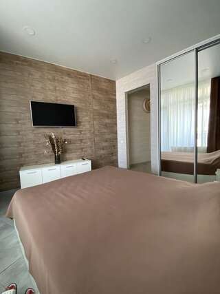 Апартаменты Soul City Apart Hotel Днепр Роскошный четырехместный номер-11